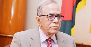 দেশ ছাড়লেন সাবেক রাষ্ট্রপতি আবদুল হামিদ